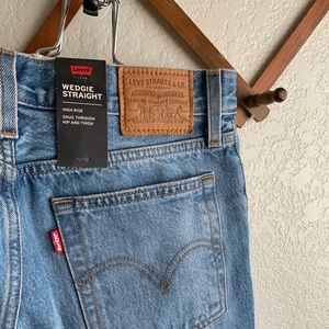 Levi’s Wedgie Straight Jeans